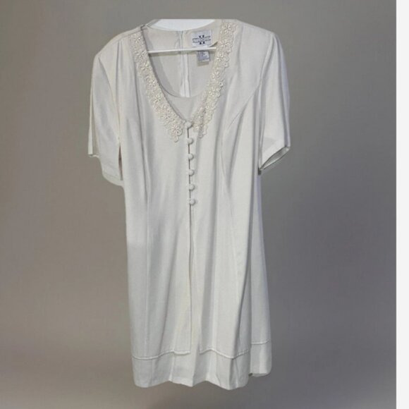 Studiio C Dresses & Skirts - Studio C Dress 2 Piece Sewn Together Women's Size 20W Cream Lace Trim V-Neck